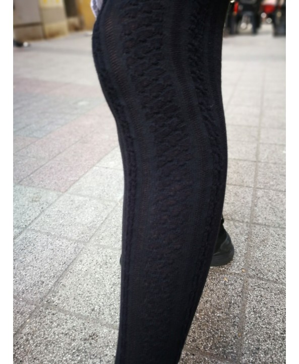 Дълги чорапи с релеф Дълги чорапи с релеф